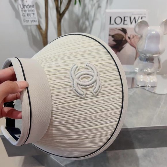 AUTHENTIC CHANEL Hats main image 4
